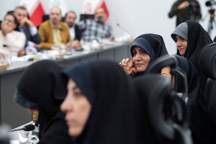 نشست مشاوران سامانه ۴۰۳۰ با رئیس ستاد اجرایی فرمان امام