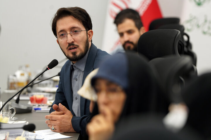 نشست مشاوران سامانه ۴۰۳۰ با رئیس ستاد اجرایی فرمان امام