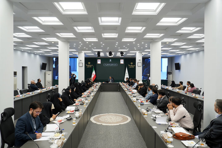 نشست مشاوران سامانه ۴۰۳۰ با رئیس ستاد اجرایی فرمان امام