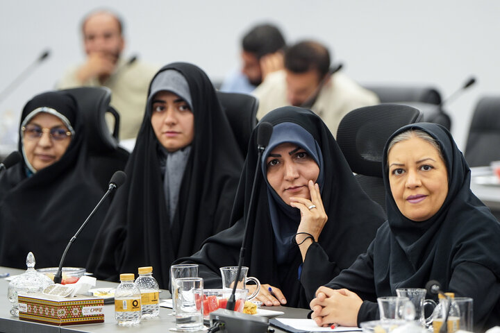 نشست مشاوران سامانه ۴۰۳۰ با رئیس ستاد اجرایی فرمان امام