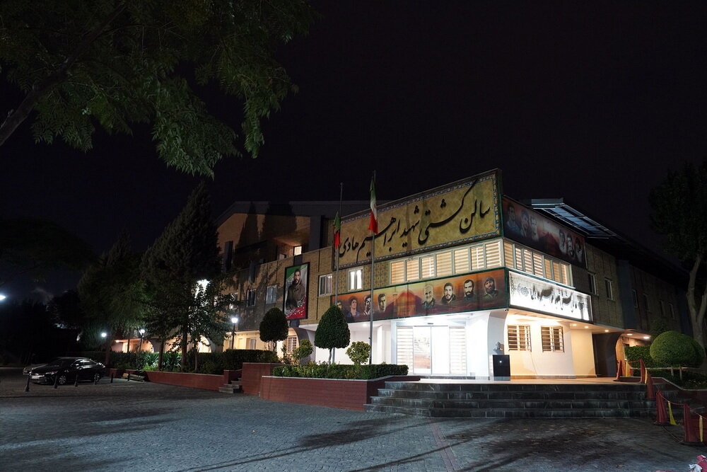 بازدید رئیس ستاد اجرایی فرمان امام از کمپ تیم‌های ملی کشتی