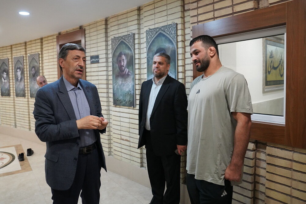 بازدید رئیس ستاد اجرایی فرمان امام از کمپ تیم‌های ملی کشتی