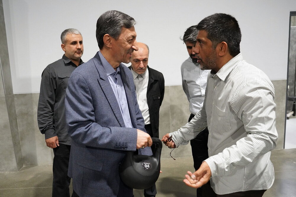بازدید رئیس ستاد اجرایی فرمان امام از کمپ تیم‌های ملی کشتی