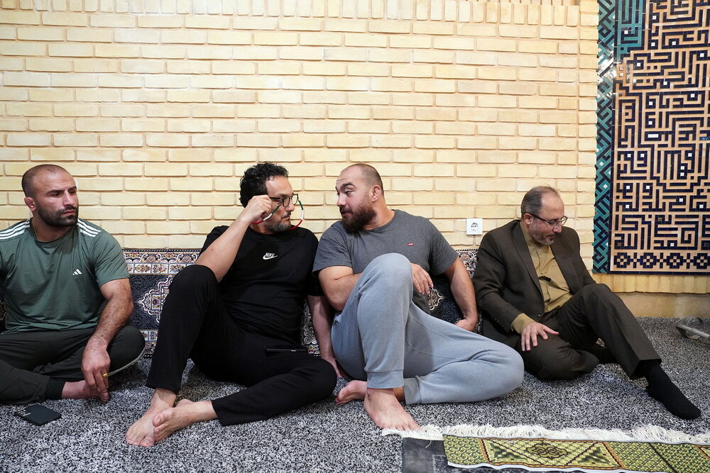 بازدید رئیس ستاد اجرایی فرمان امام از کمپ تیم‌های ملی کشتی