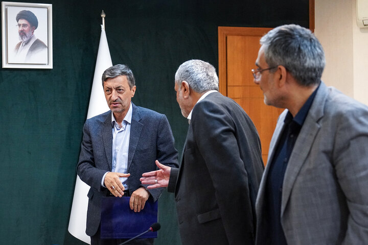 جلسه بررسی عملکرد معاونت حقوقی با حضور رئیس ستاد اجرایی فرمان امام