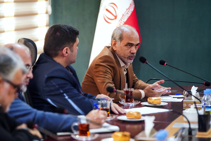 جلسه بررسی عملکرد معاونت حقوقی با حضور رئیس ستاد اجرایی فرمان امام