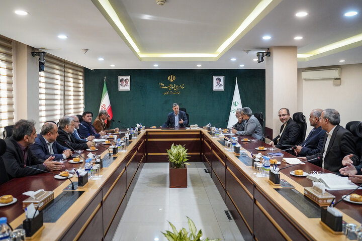 جلسه بررسی عملکرد معاونت حقوقی با حضور رئیس ستاد اجرایی فرمان امام