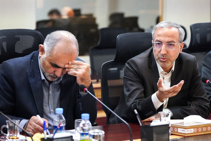 جلسه بررسی عملکرد معاونت حقوقی با حضور رئیس ستاد اجرایی فرمان امام