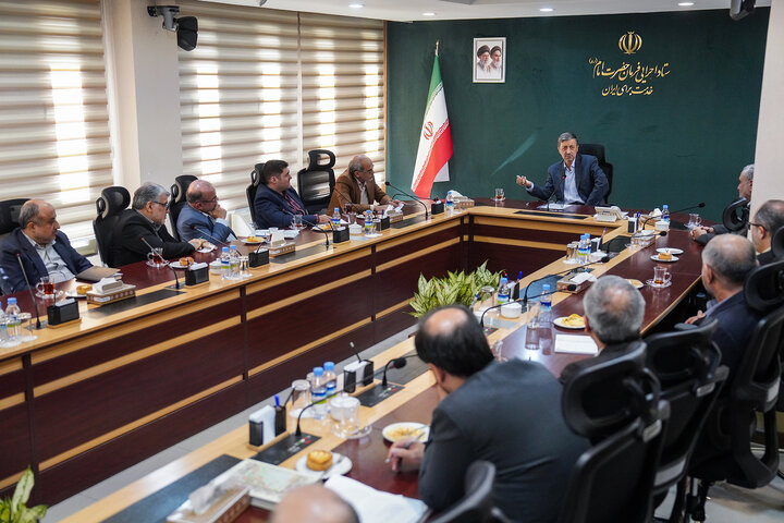 جلسه بررسی عملکرد معاونت حقوقی با حضور رئیس ستاد اجرایی فرمان امام