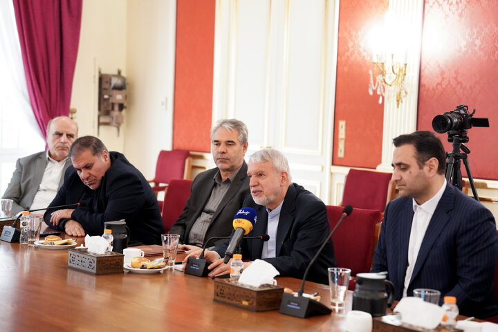 بازدید رئیس ستاد اجرایی فرمان امام و وزیر میراث فرهنگی از آثار حمله دشمن به مجموعه تاریخی سعدآباد