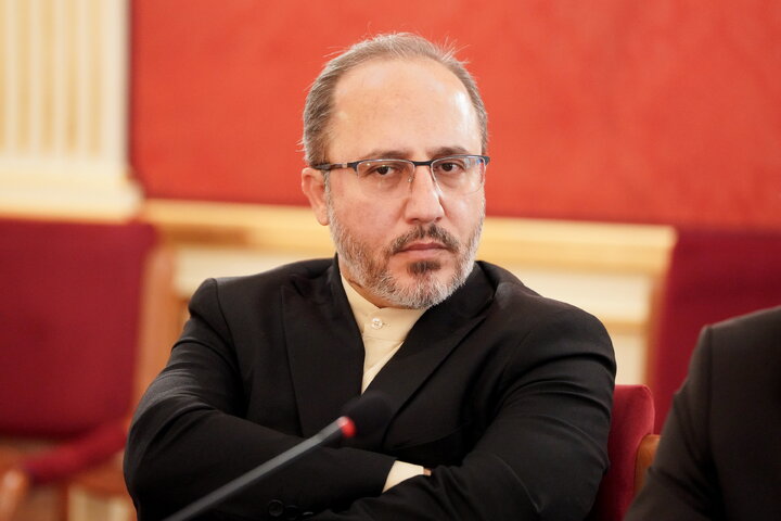 بازدید رئیس ستاد اجرایی فرمان امام و وزیر میراث فرهنگی از آثار حمله دشمن به مجموعه تاریخی سعدآباد