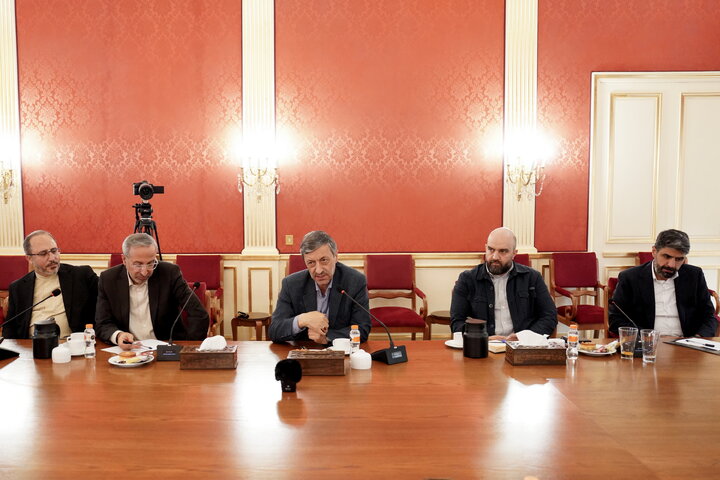 بازدید رئیس ستاد اجرایی فرمان امام و وزیر میراث فرهنگی از آثار حمله دشمن به مجموعه تاریخی سعدآباد
