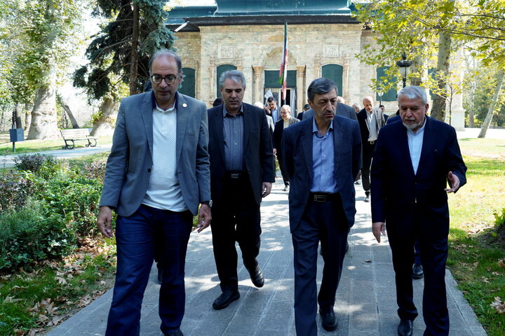 بازدید رئیس ستاد اجرایی فرمان امام و وزیر میراث فرهنگی از آثار حمله دشمن به مجموعه تاریخی سعدآباد