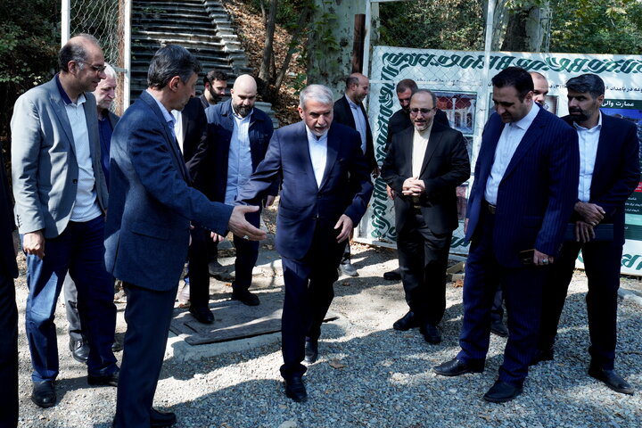 بازدید رئیس ستاد اجرایی فرمان امام و وزیر میراث فرهنگی از آثار حمله دشمن به مجموعه تاریخی سعدآباد