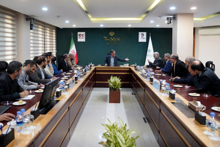 بررسی عملکرد مرکز ارتباطات و اطلاع‌رسانی ستاد اجرایی فرمان امام با حضور سید پرویز فتاح