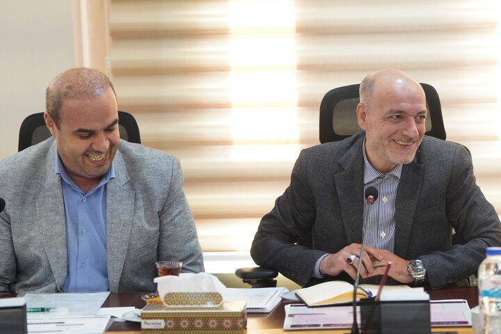 بررسی عملکرد معاونت مالی و اداری ستاد با حضور سید پرویز فتاح
