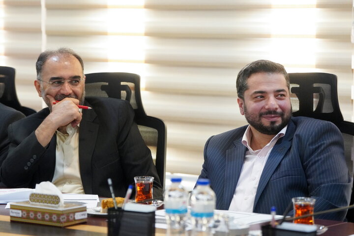بررسی عملکرد معاونت مالی و اداری ستاد با حضور سید پرویز فتاح