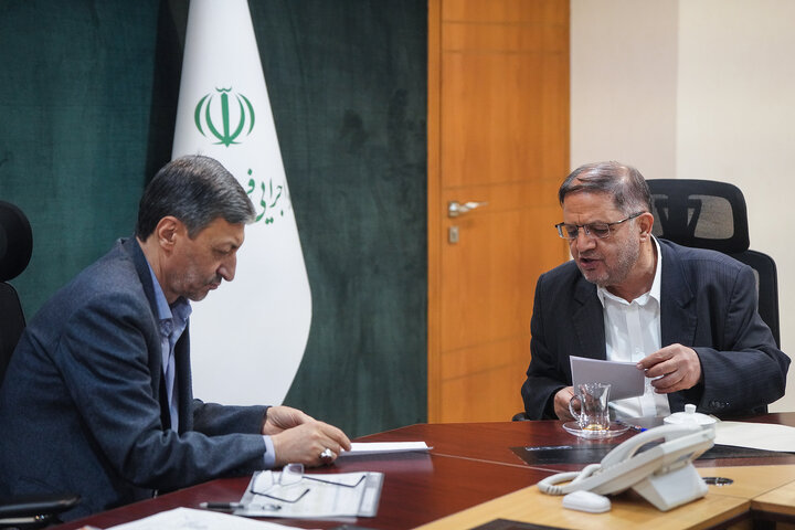 دیدار محمد مهدی مفتح نماینده مردم تویسرکان در مجلس شورای اسلامی با رئیس ستاد اجرایی فرمان امام