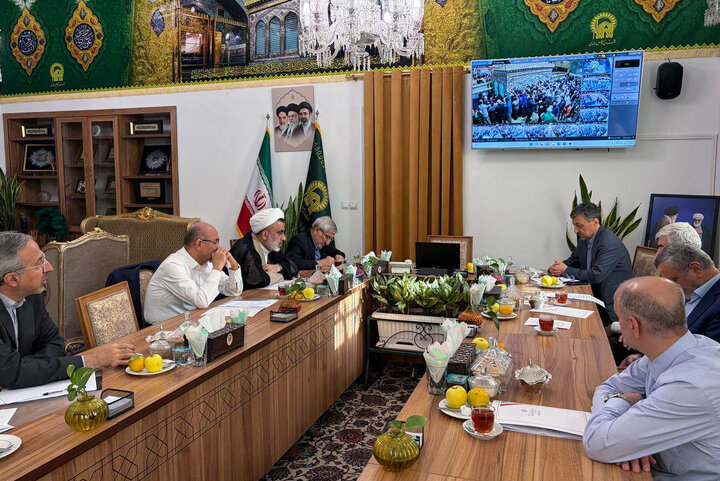 جلسه هیأت امنای ستاد اجرایی فرمان امام در حرم مطهر امام رضا(ع)