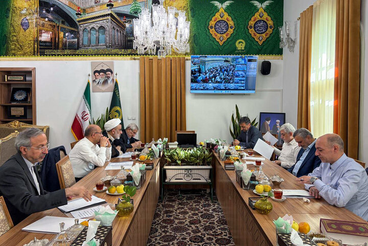 جلسه هیأت امنای ستاد اجرایی فرمان امام در حرم مطهر امام رضا(ع)