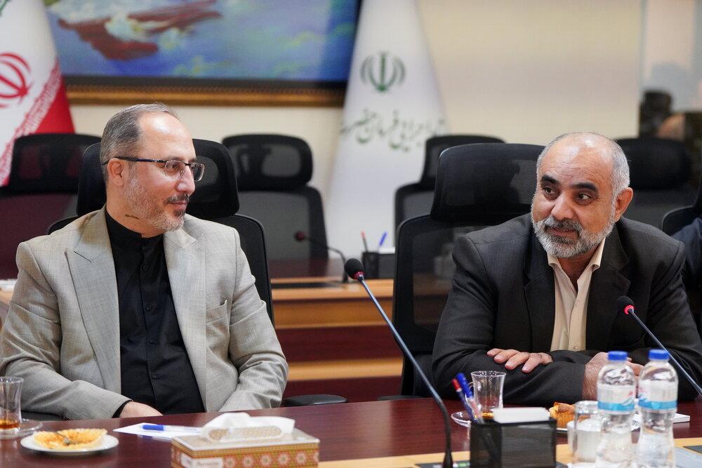 بررسی گزارش‌های ارتباطات مردمی ستاد اجرایی فرمان امام با حضور فتاح